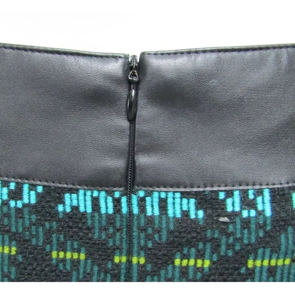 Akris Punto - Tribal mini skirt with faux leather trim at waist- 6 - Picture 7 of 10